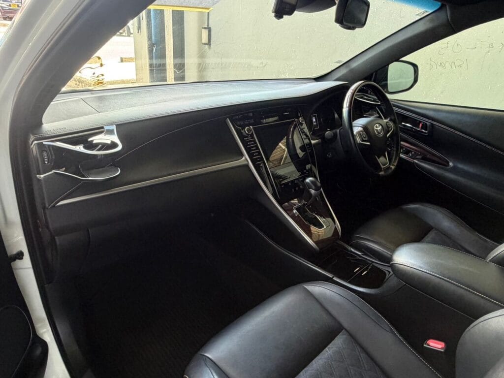 Toyota Harrier bei poa sokoni Dar es Salaam Tanzania