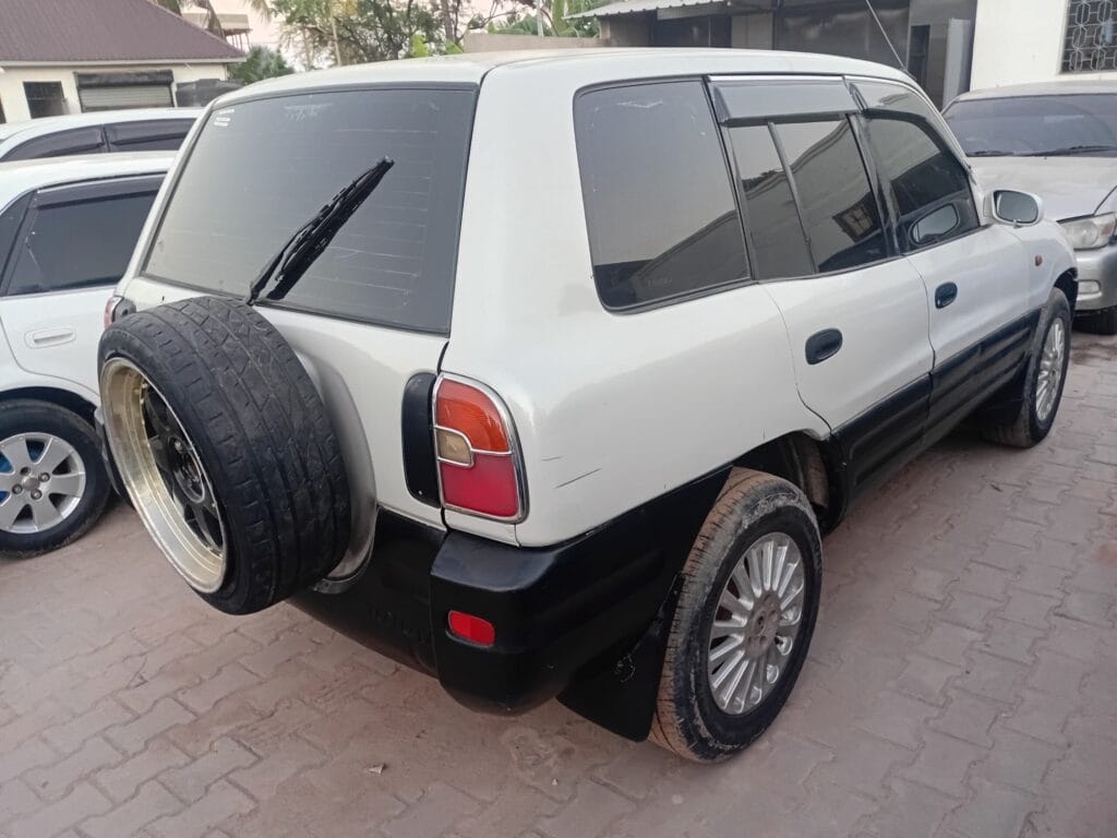 Used Toyota Rav4 1999 for Sale in Dar es Salaam