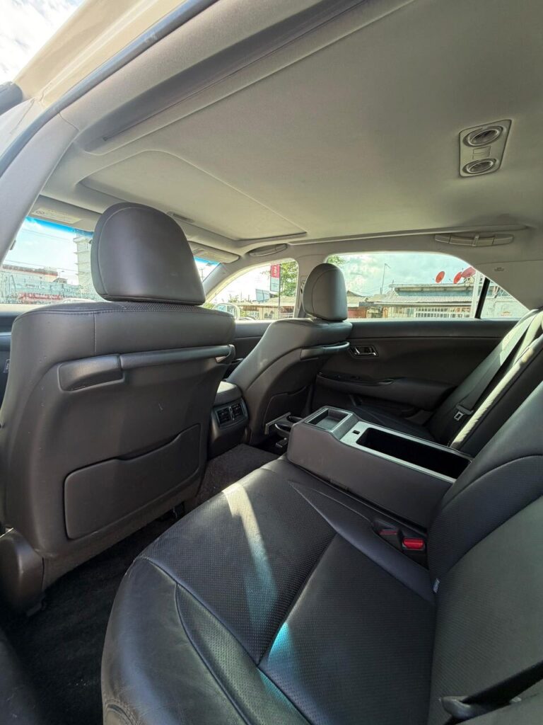Magari Used Toyota Crown 2009 Dar es Salaam Tanzania