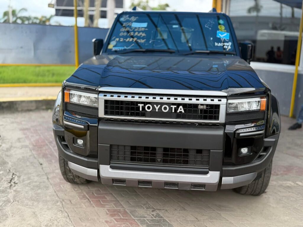 Magari Land Cruiser Prado 2024 lipo Dar es Salaam