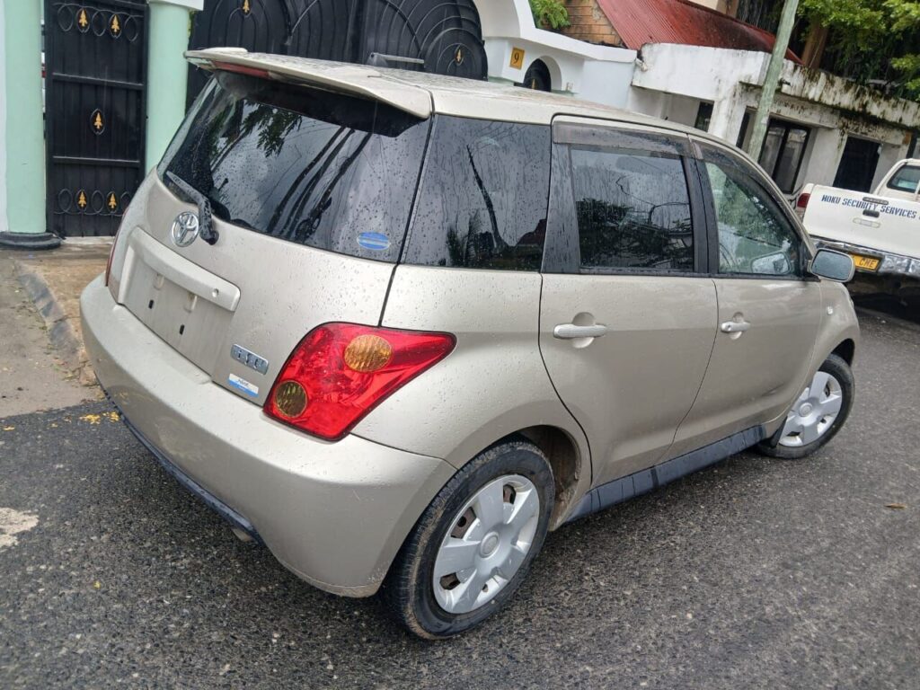Price Toyota IST 2004 for Sale in Dar es Salaam