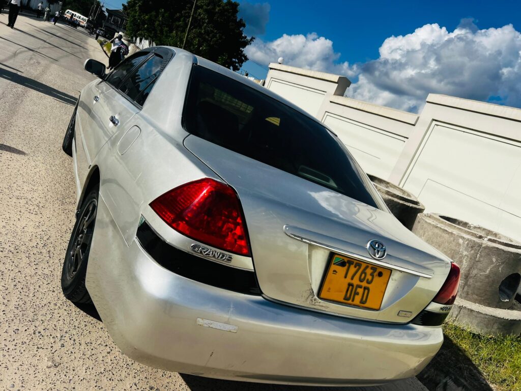 Magari Mark II 2003 lipo Dar es Salaam