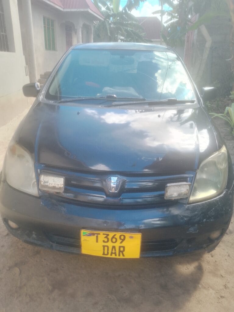 Toyota IST bei poa sokoni Dar es Salaam Tanzania