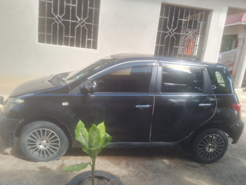 Magari Sokoni Toyota IST ya Bei Poa 2007