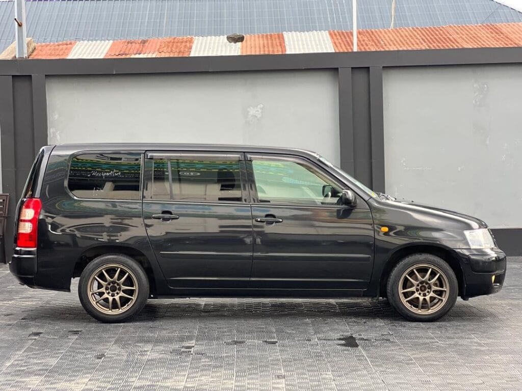 Magari Probox 2003 lipo Dar es Salaam