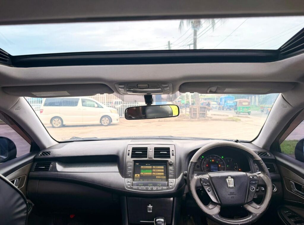 Price Toyota Crown 2009 for Sale in Dar es Salaam