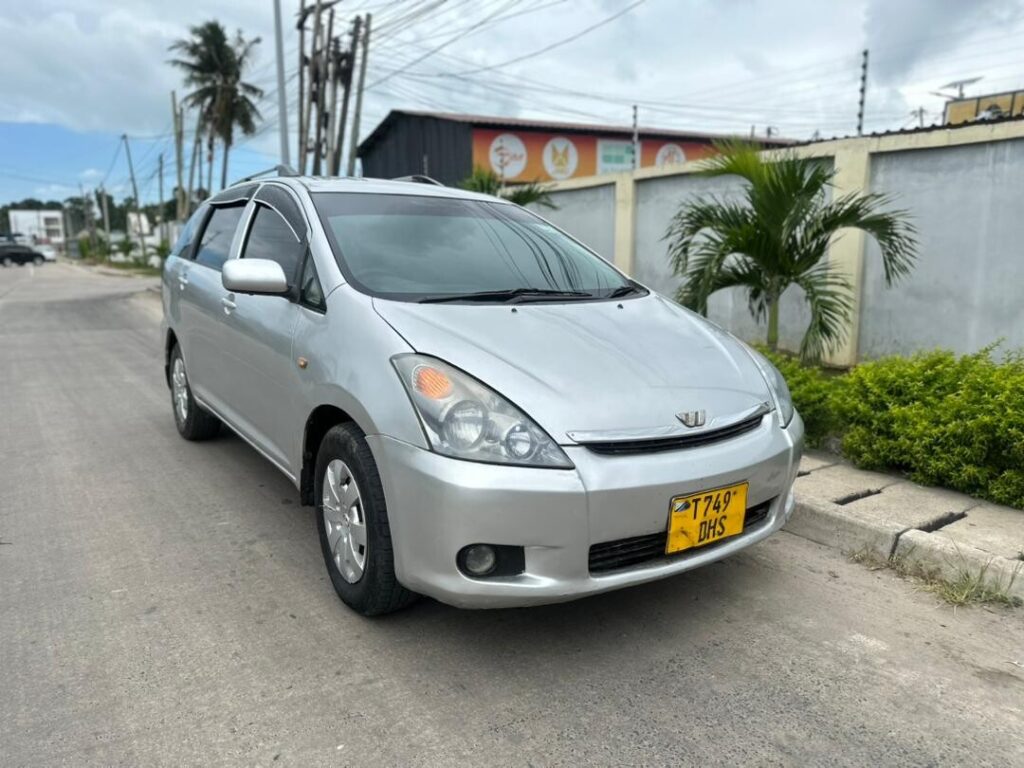 Magari Wish 2005 lipo Dar es Salaam