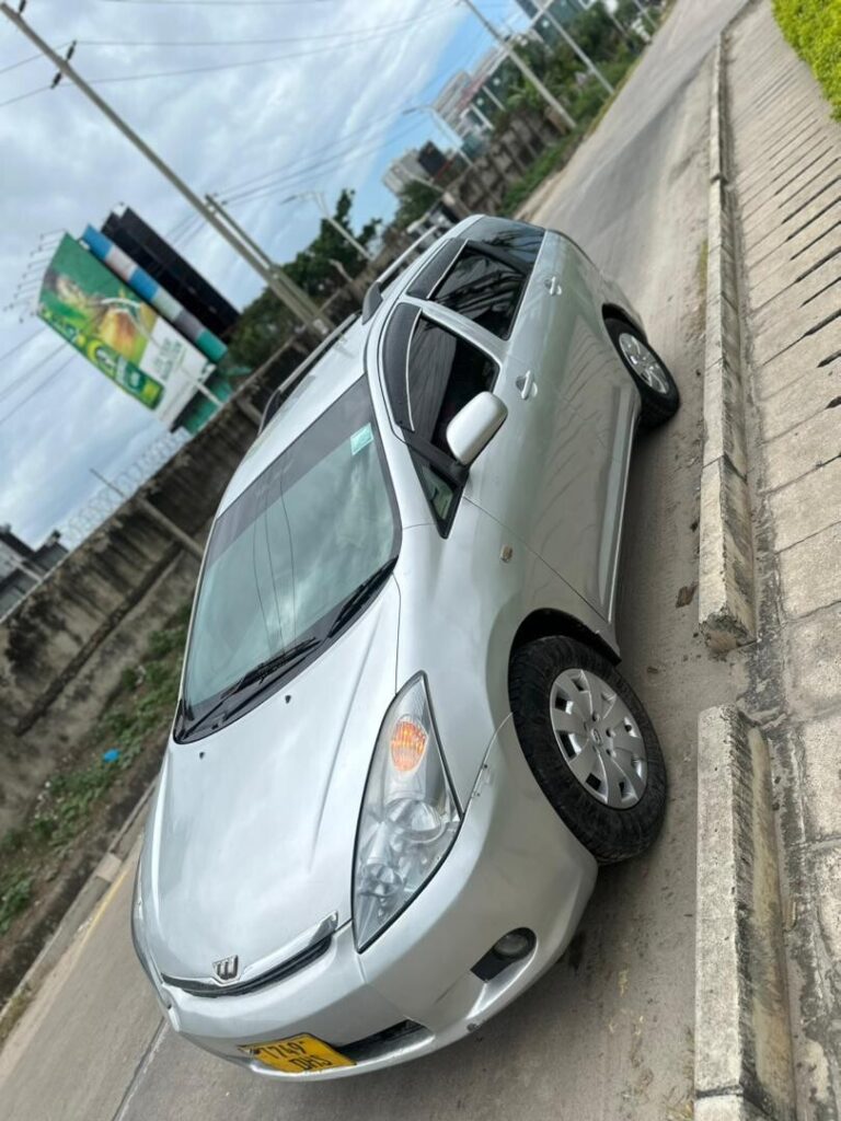 Magari Sokoni Toyota Wish ya Bei Poa 2005