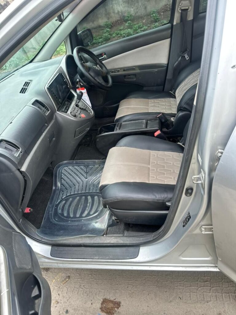 Magari Used Toyota Wish 2005 Dar es Salaam Tanzania
