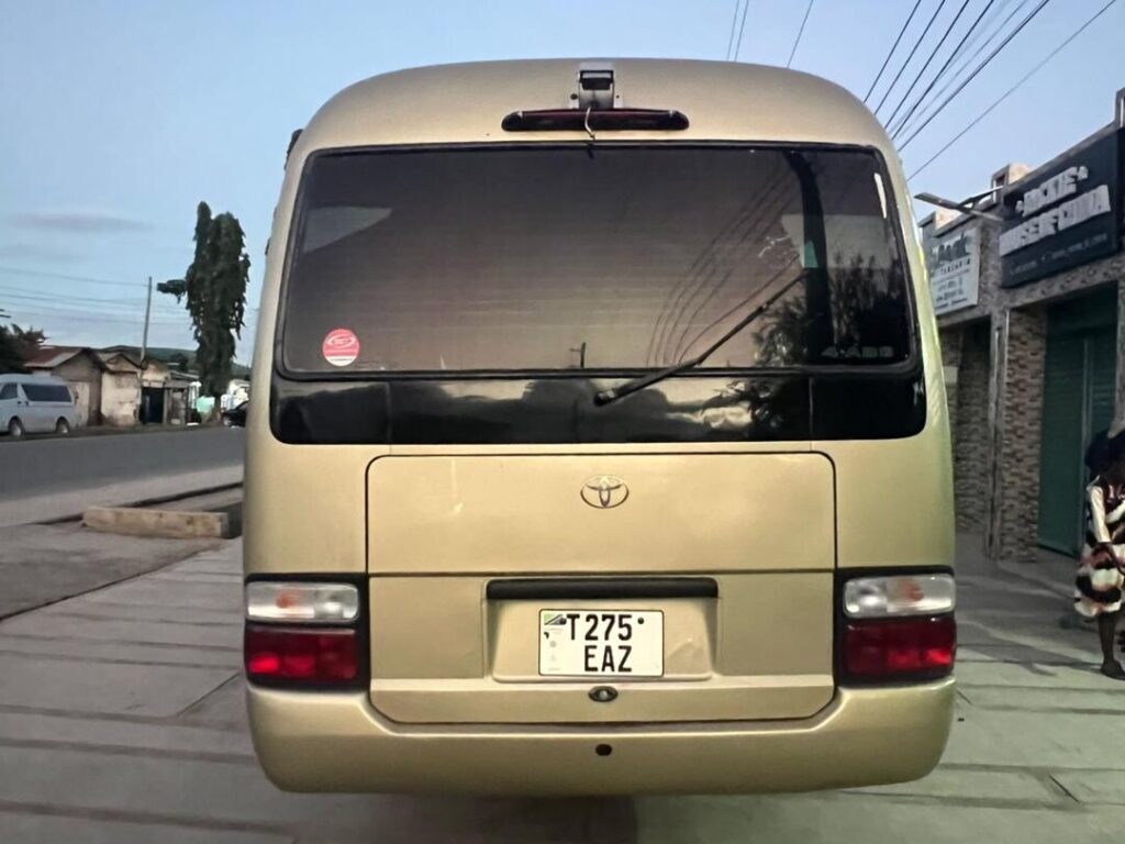 Price Toyota Coaster 2004 for Sale in Dar es Salaam