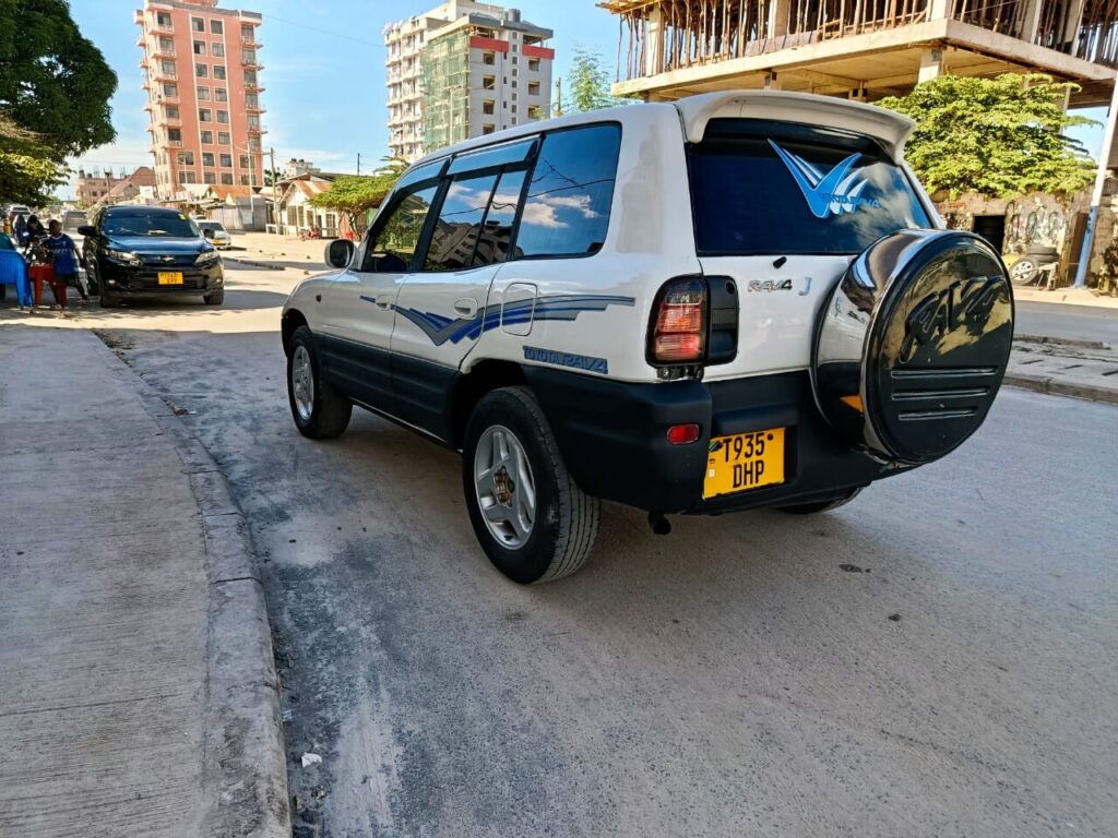 Toyota Rav4 1998 for Sale in Dar es Salaam