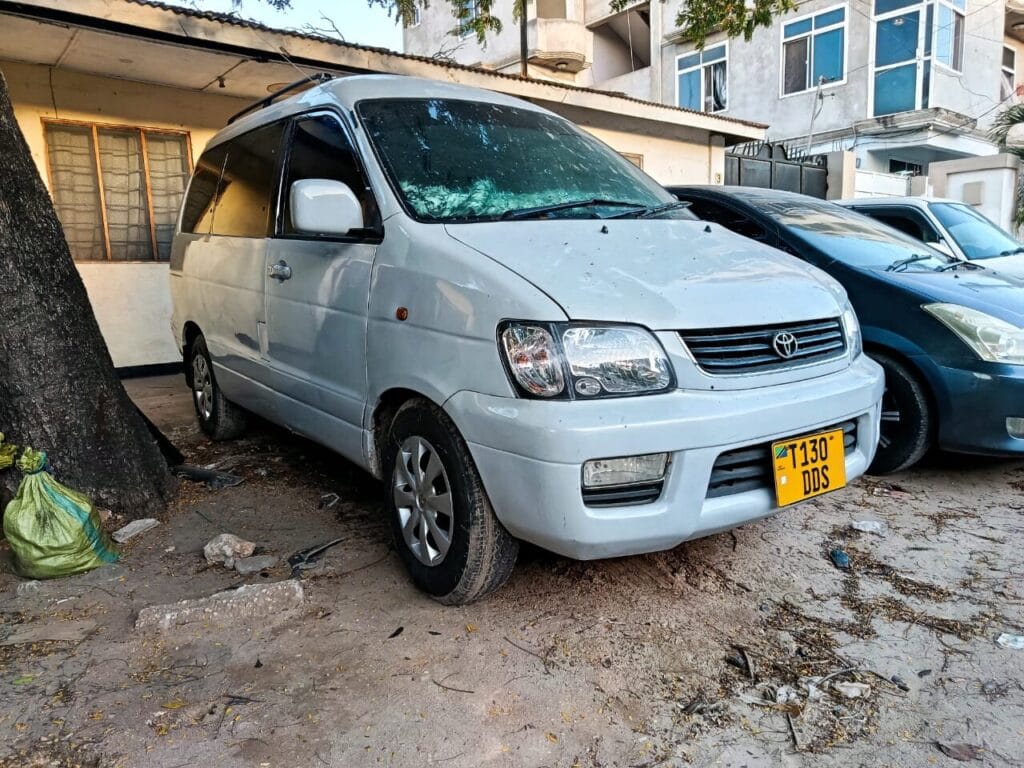 Buy Toyota Noah 1999 for Sale in Dar es Salaam