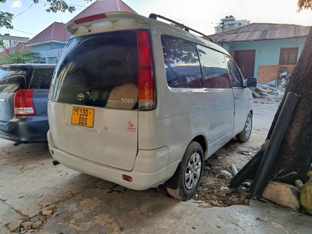 Toyota Noah 1999 for Sale in Dar es Salaam