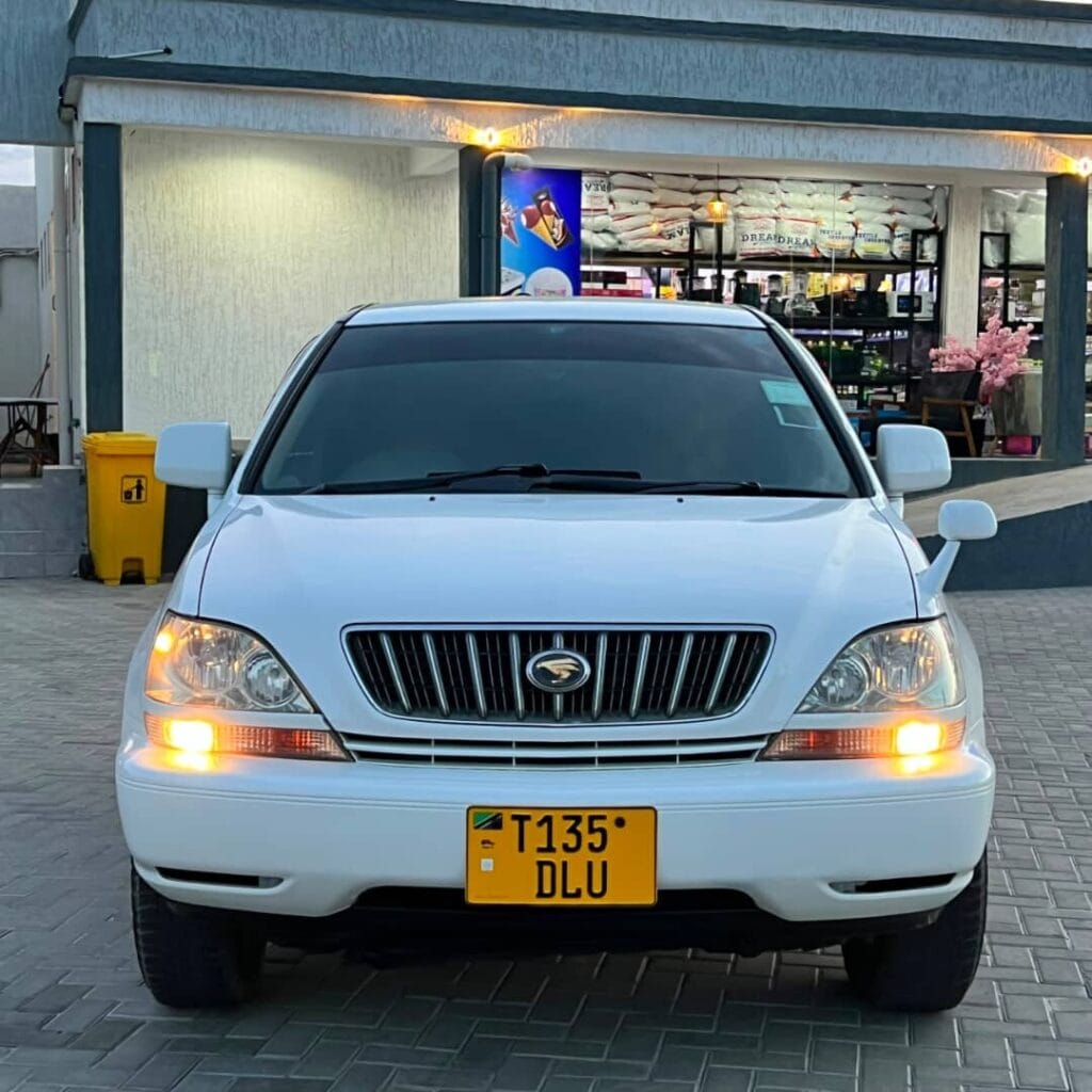 Magari Sokoni Toyota Harrier ya Bei Poa 2002