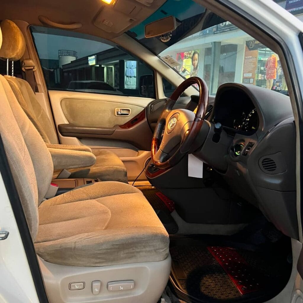 Toyota Harrier 2002 Inauzwa Dar es Salaam Tanzania