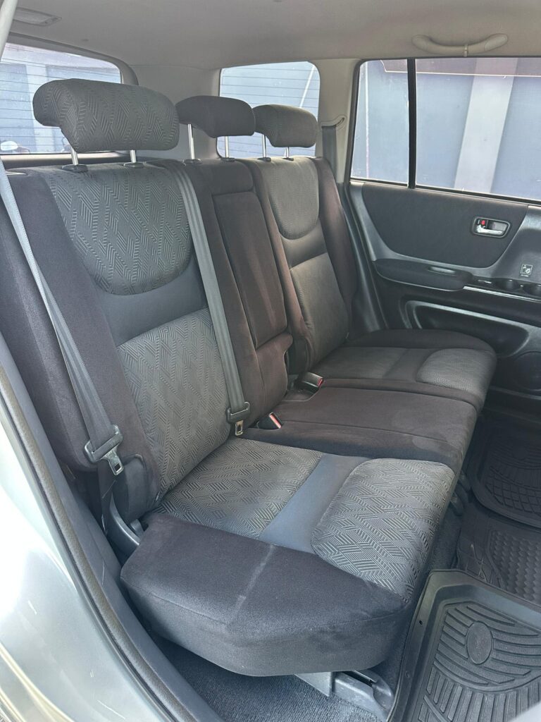 Bei ya Toyota Kluger 2005 Sokoni Dar es Salaam Tanzania