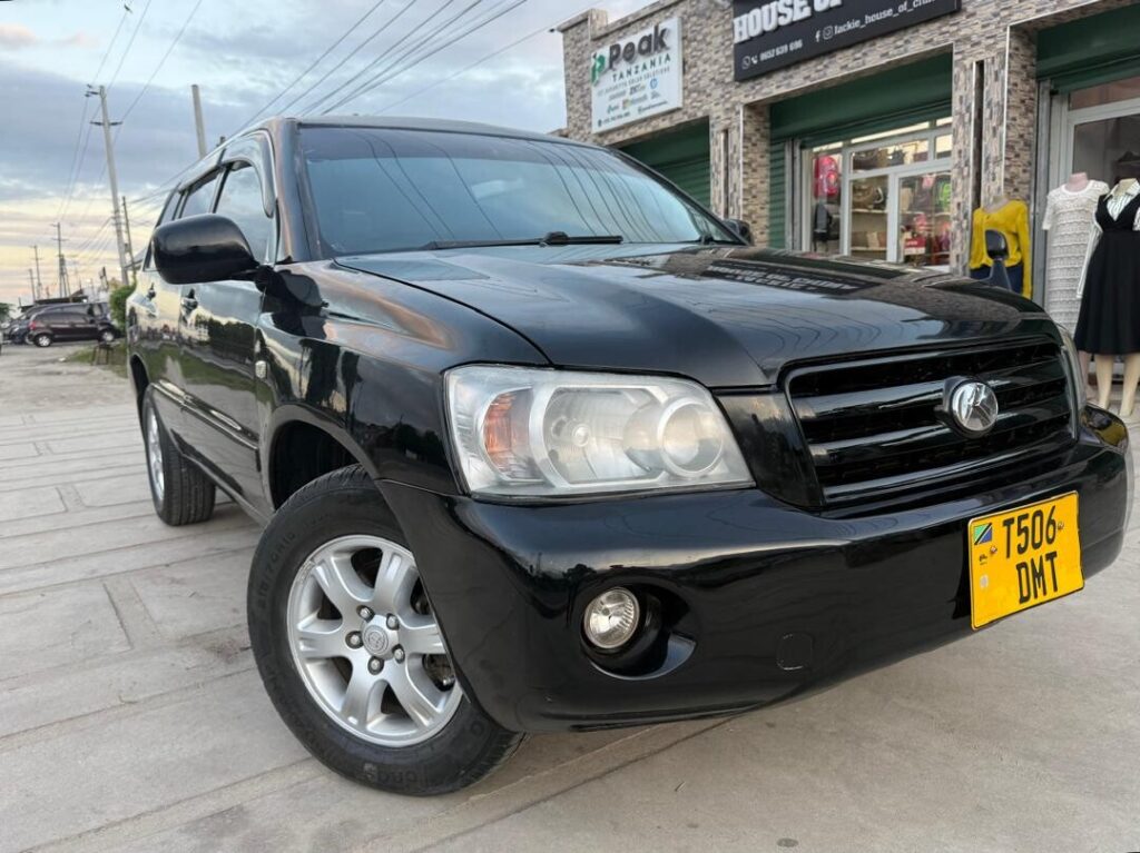 Magari Kluger 2005 lipo Dar es Salaam