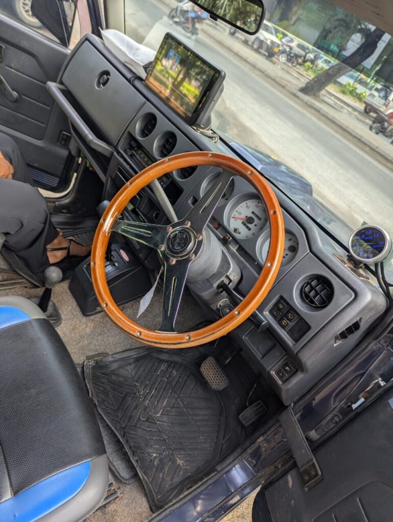 Suzuki Jimny bei poa sokoni Dar es Salaam Tanzania