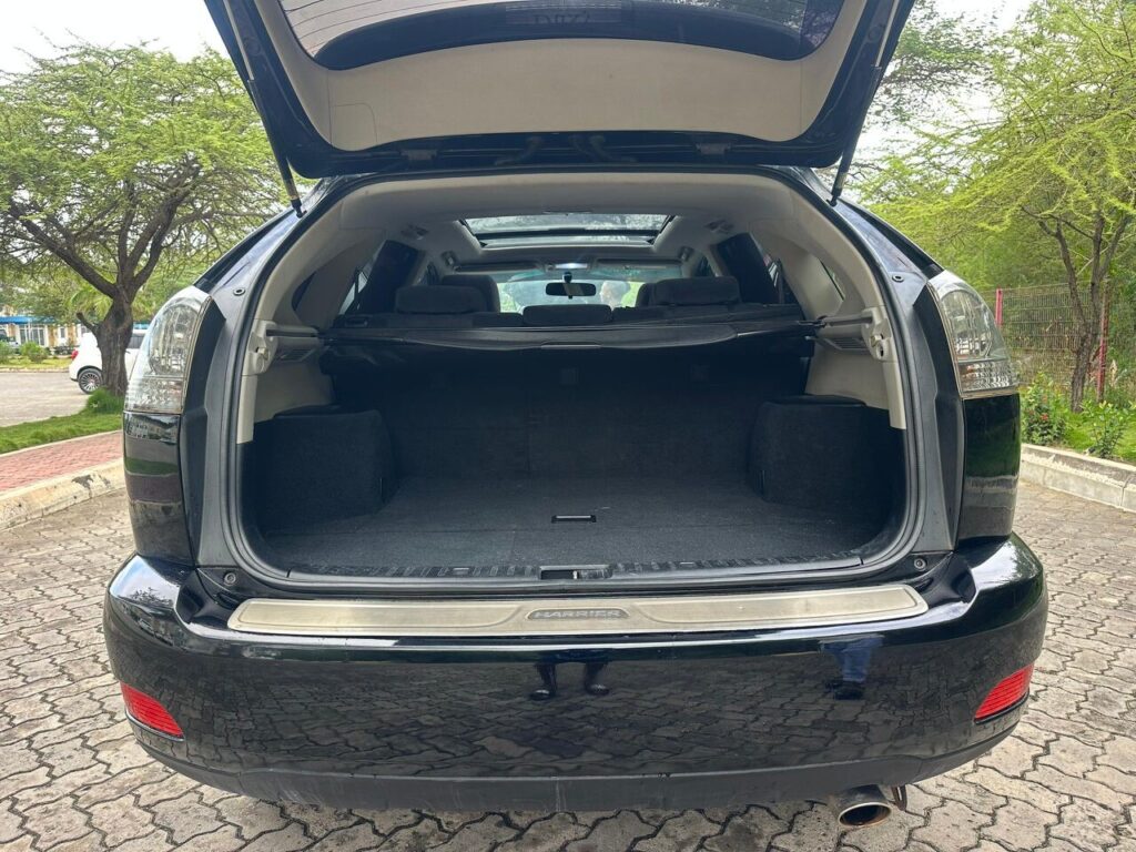 Toyota Harrier bei poa sokoni Dar es Salaam Tanzania
