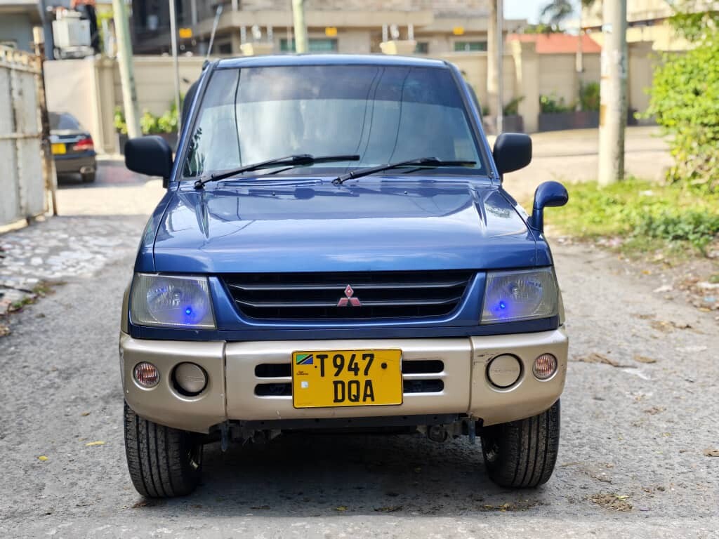 Magari Pajero 2003 lipo Dar es Salaam