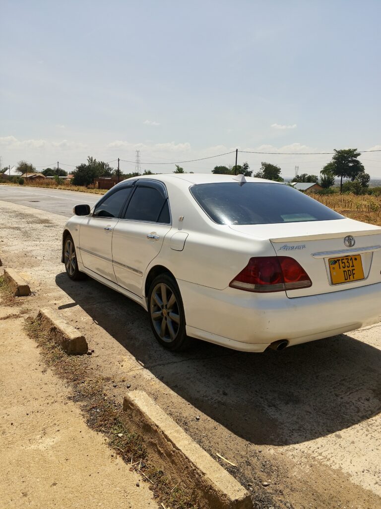Buy Toyota Crown 2006 for Sale in Mwanza