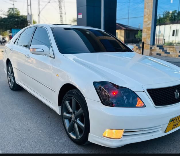Price Of Toyota Crown 2006 for Sale in Tanzania