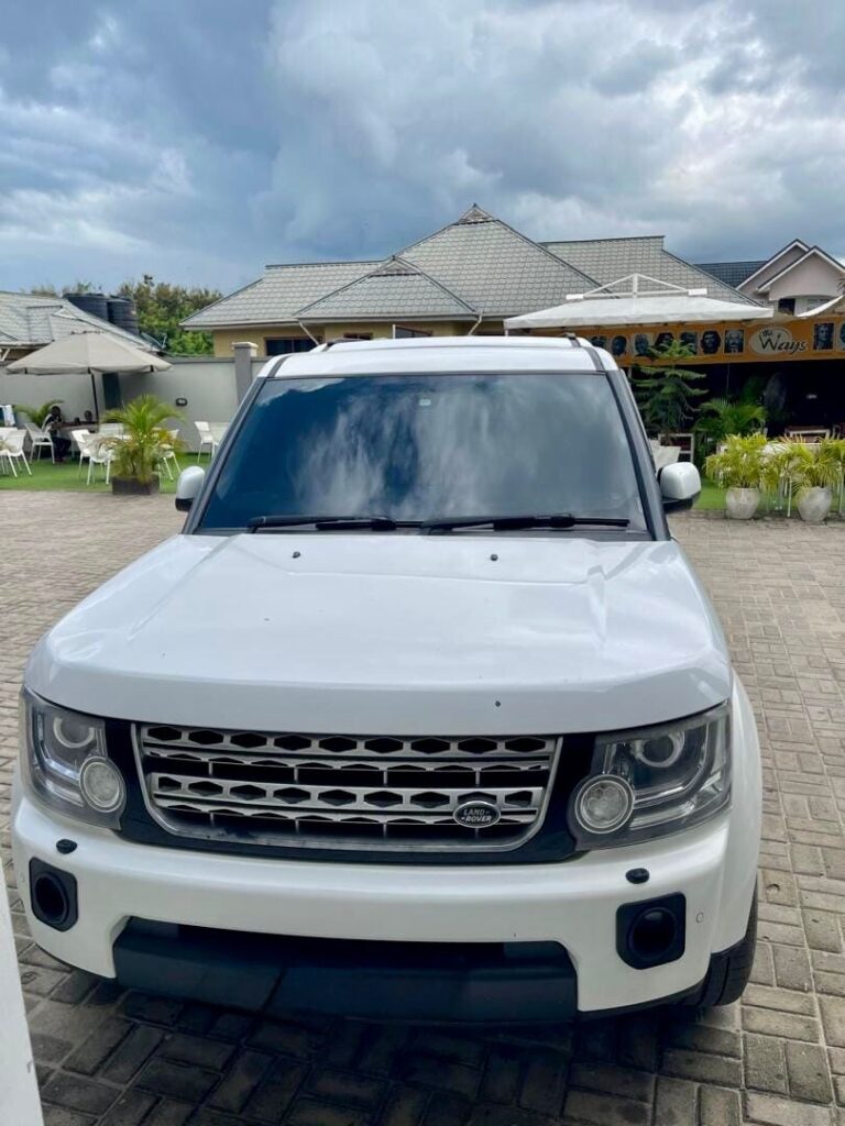 Buy Land Rover Discovery 4 2013 for Sale in Dar es Salaam