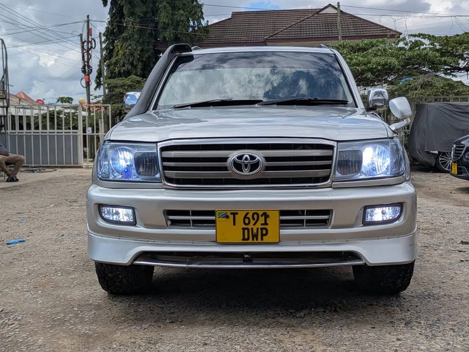 Price Of Toyota Land Cruiser V8 2005 for Sale in Tanzania