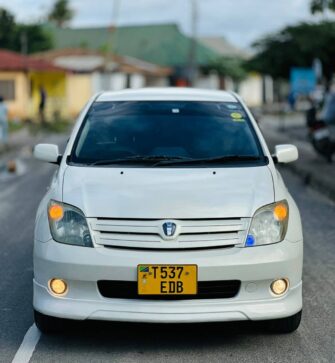Bei Ya Toyota IST 2005 Sokoni Dar es Salaam Tanzania