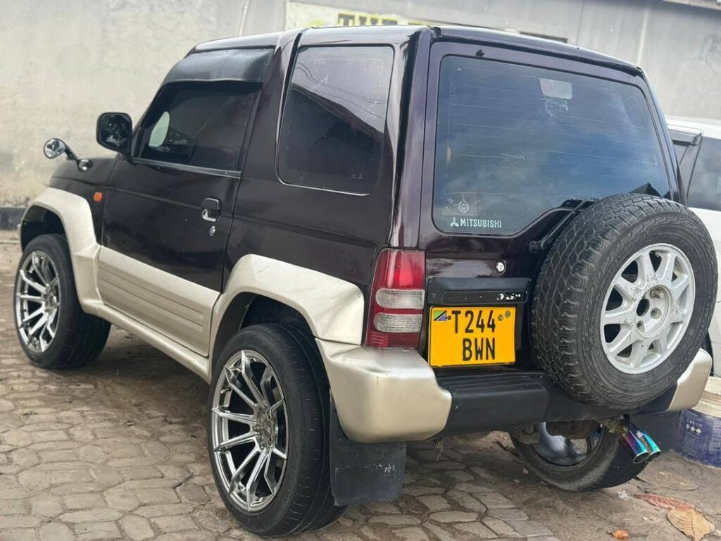 Price Mitsubishi Pajero 2000 for Sale in Dar es Salaam