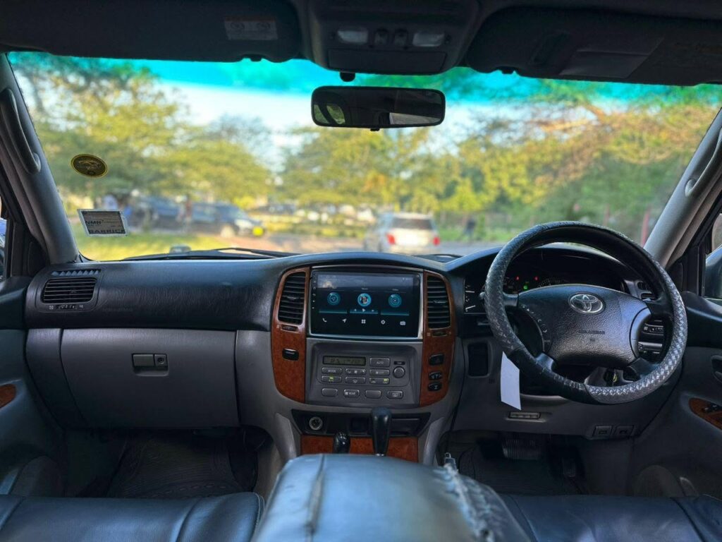 Toyota Land Cruiser V8 2004 for Sale in Dar es Salaam