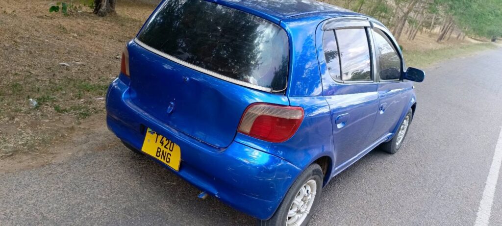 Toyota Vitz bei poa sokoni Dar es Salaam Tanzania