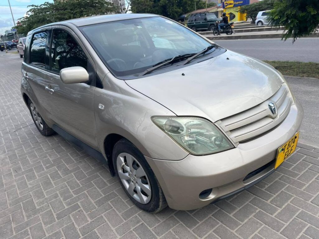 Bei ya Toyota IST 2004 Sokoni Dar es Salaam Tanzania