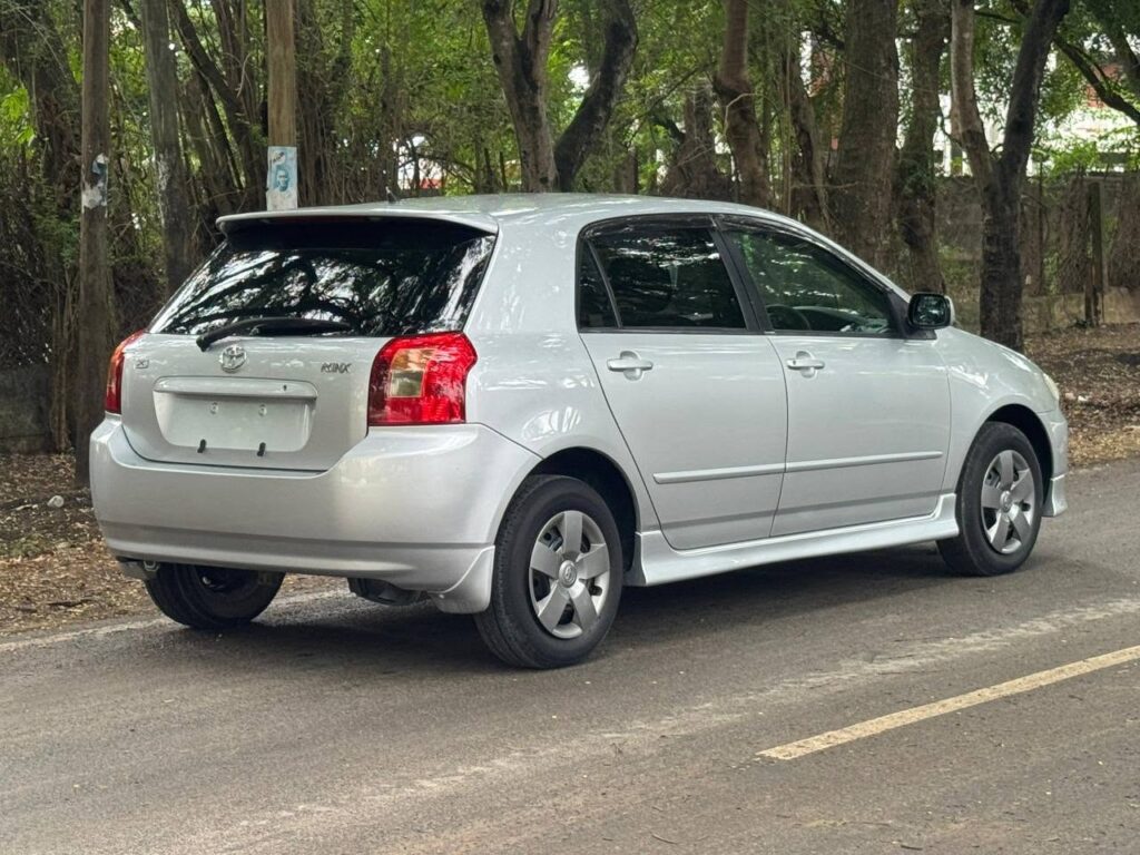 Toyota RunX bei poa sokoni Dar es Salaam Tanzania