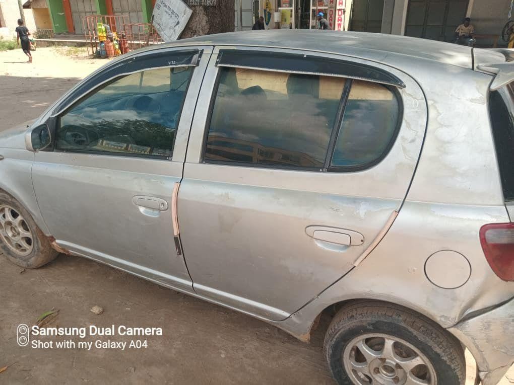 Toyota Vitz bei poa sokoni Dar es Salaam Tanzania