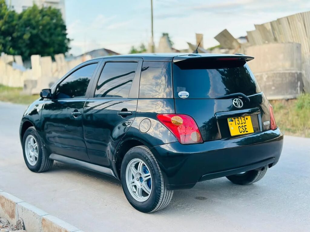 Bei ya Toyota IST 2003 Sokoni Dar es Salaam Tanzania