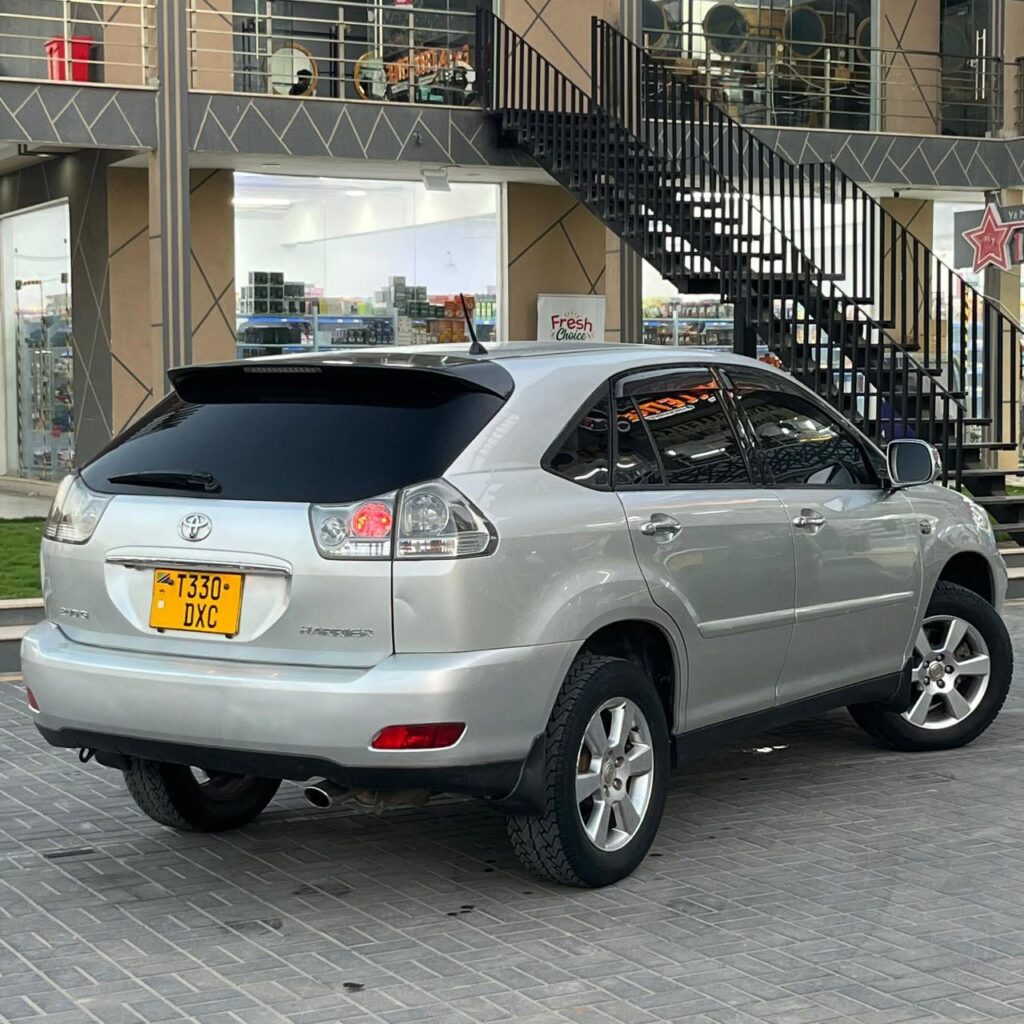 Toyota Harrier bei poa sokoni Dar es Salaam Tanzania