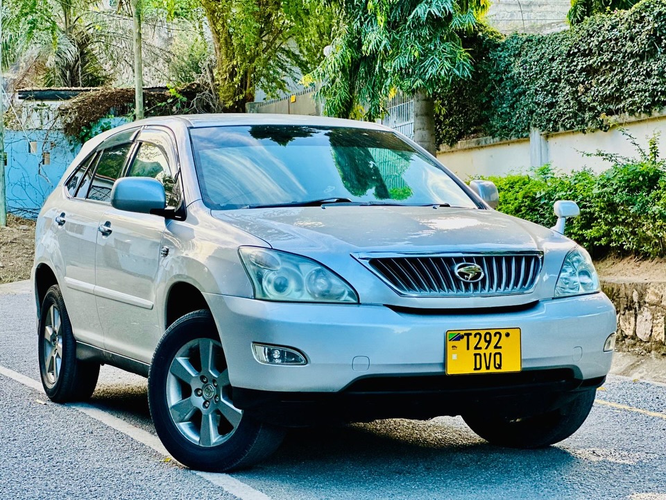 Magari Sokoni Toyota Harrier ya Bei Poa 2005