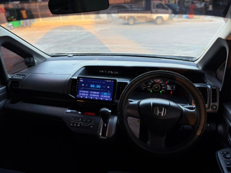 Used Honda Stepwgn 2010 for Sale in Dar es Salaam