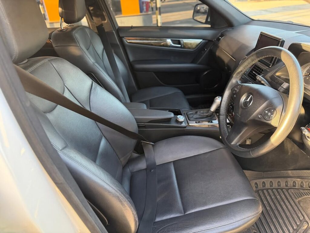 Magari Sokoni Benz C-Class ya Bei Poa 2009