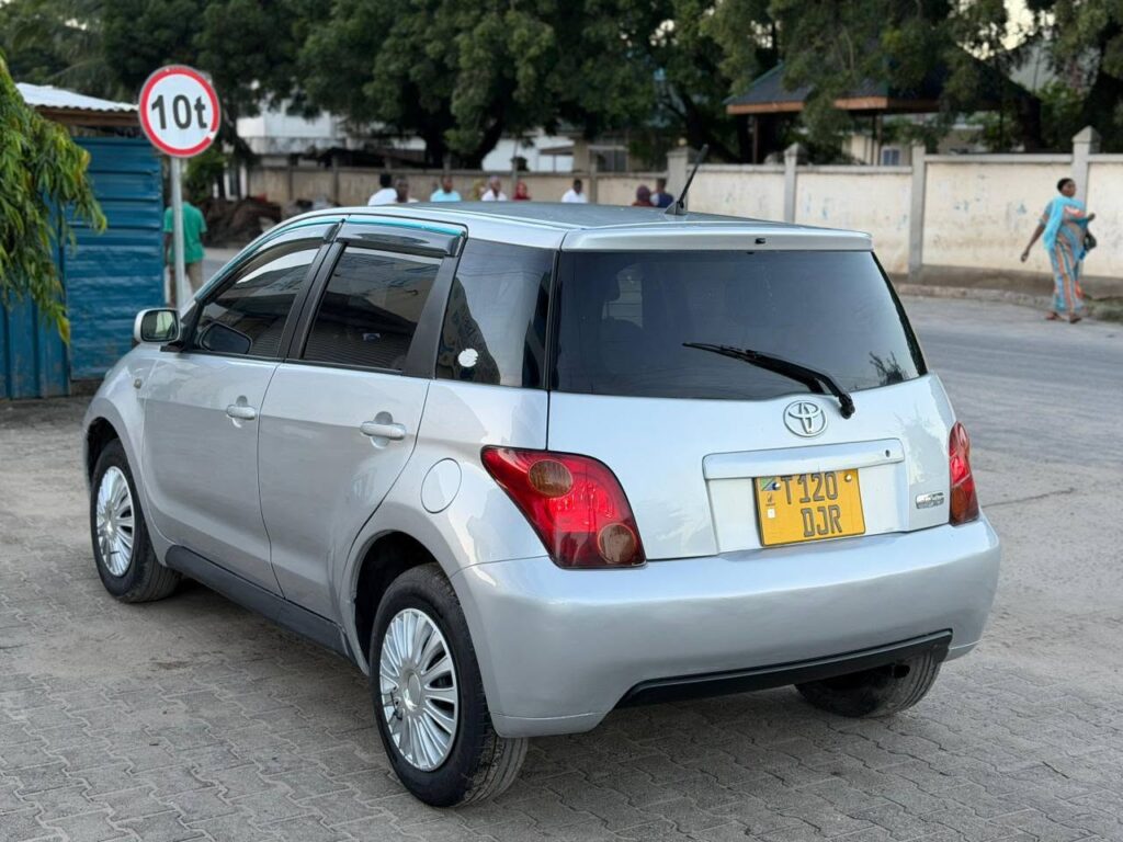Price Of Toyota IST 2005 for Sale in Tanzania