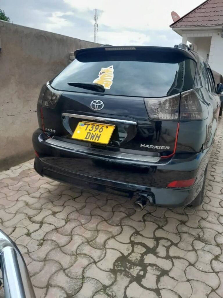 Toyota Harrier 2004 for Sale in Mwanza