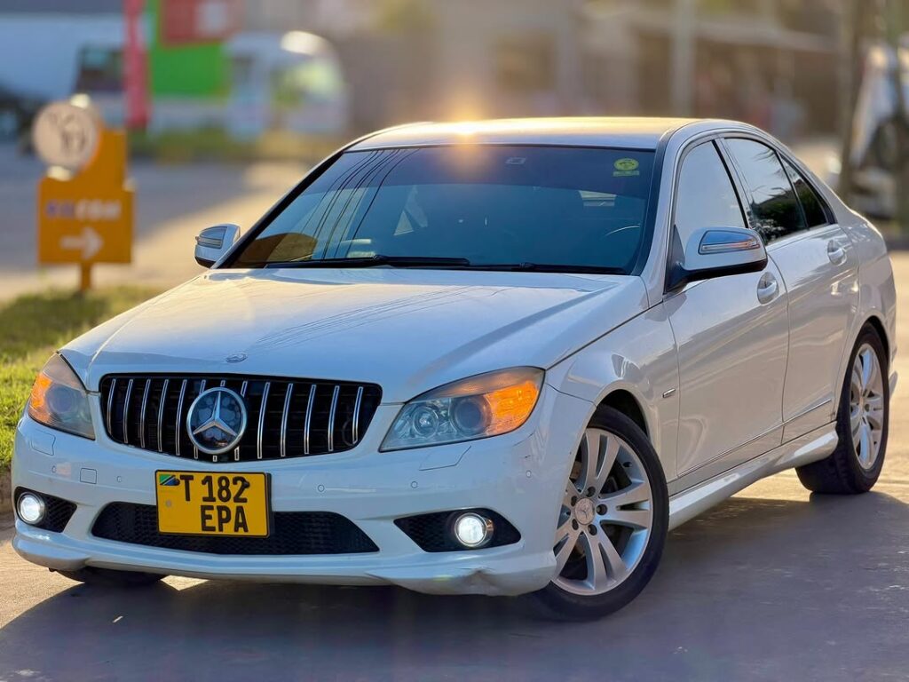 Magari Sokoni Benz C-Class ya Bei Poa 2009