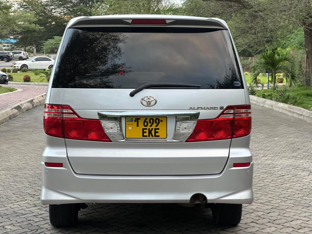 Toyota Alphard bei poa sokoni Tanzania