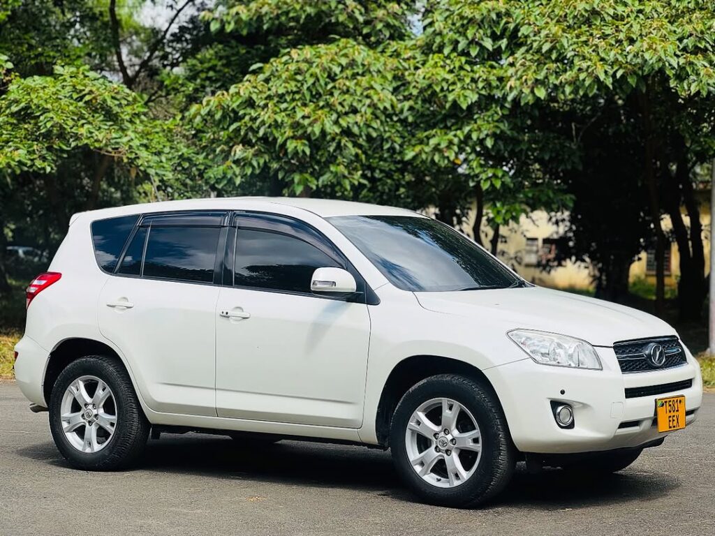 Magari Rav4 2010 lipo Arusha