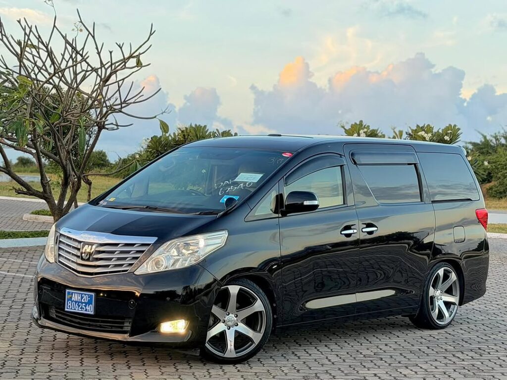 Toyota Alphard bei poa sokoni Dar es Salaam Tanzania