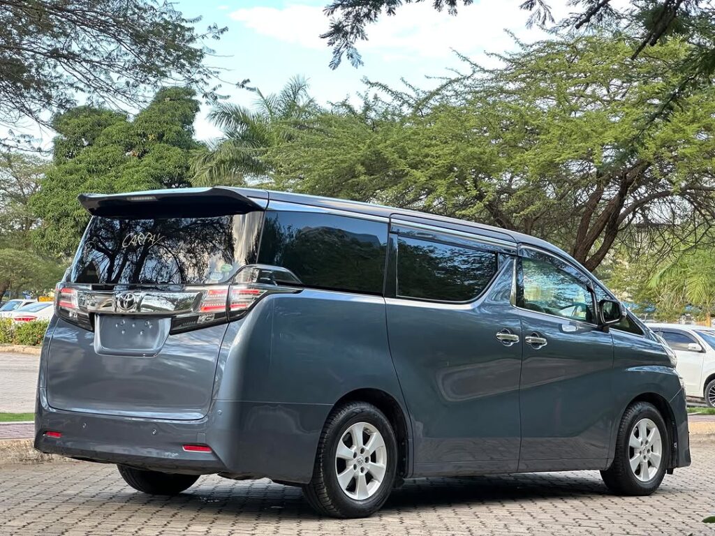 Toyota Vellfire 2016 Inauzwa Dar es Salaam Tanzania