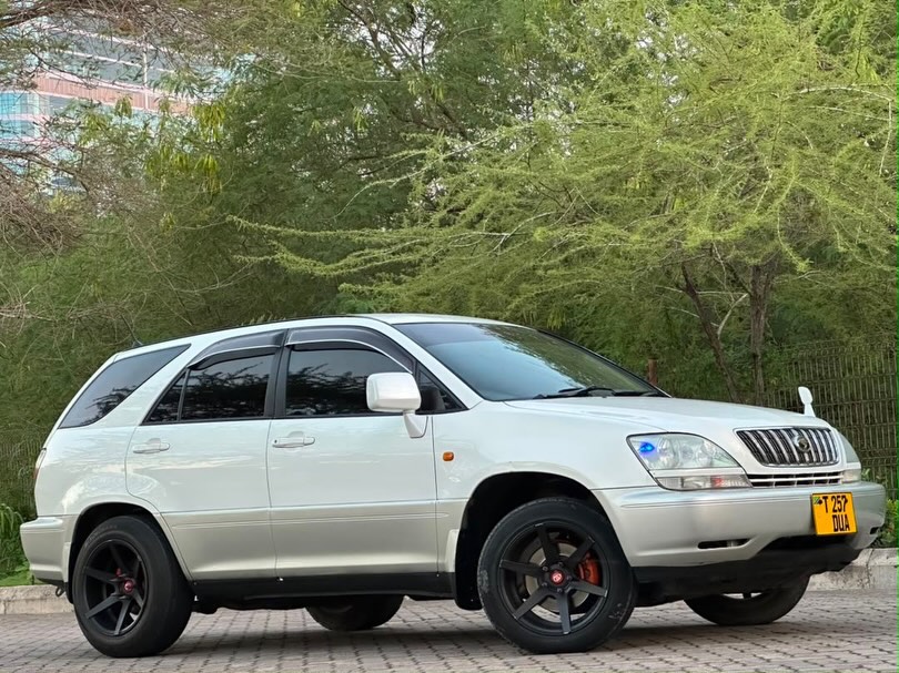 Bei ya Toyota Harrier 2004 Sokoni Dar es Salaam Tanzania