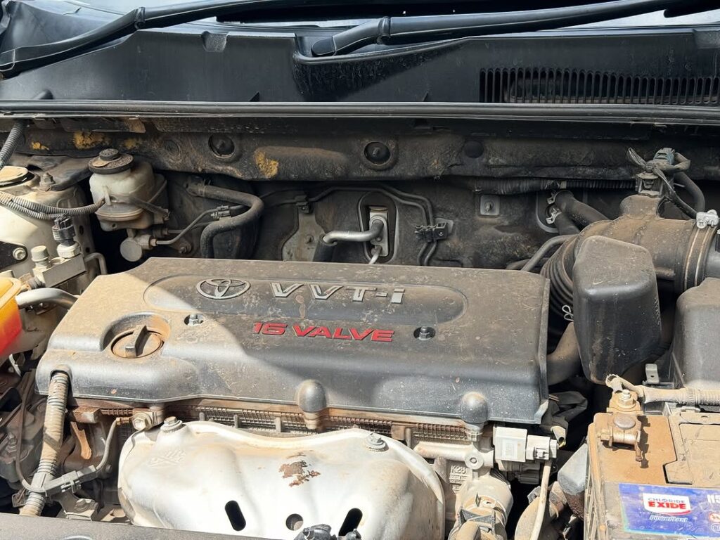 Toyota Rav4 bei poa sokoni Arusha Tanzania