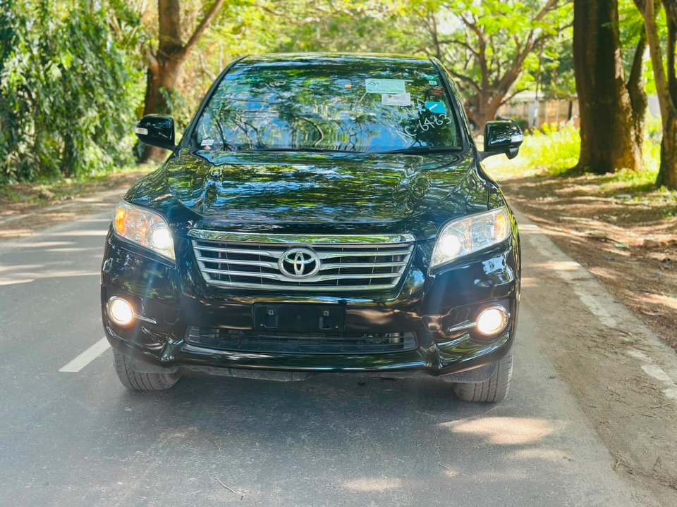 Magari Vanguard 2011 lipo Dar es Salaam